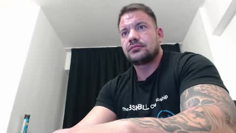 MuscleMonster31 online show from December 6, 4:27 pm