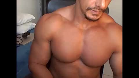 muscleoss online show from November 19, 6:52 pm