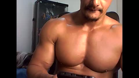 muscleoss online show from November 21, 10:57 pm