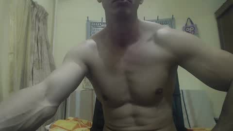 SexyMuscled online show from November 10, 8:30 pm