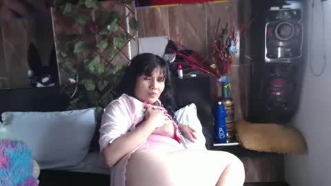 naomi_rizoz online show from January 15, 4:28 pm