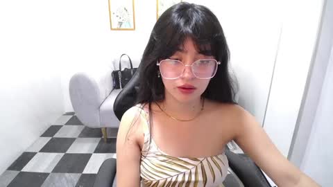 nataly_alvarez_b online show from December 31, 1:07 pm