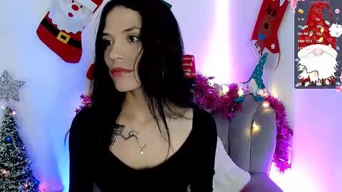 natt_doll_ online show from December 18, 7:49 pm