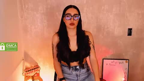 Natalia  Valeria online show from December 7, 11:14 am