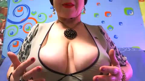 OldKinkyMILF online show from November 14, 6:54 am