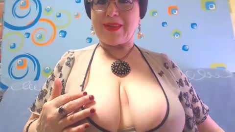 OldKinkyMILF online show from January 11, 5:22 am