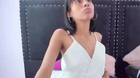 nayara_macherano online show from December 18, 4:46 pm