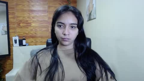 nessa2905_ online show from February 4, 1:09 pm