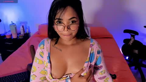 nicolle_evans11 online show from November 16, 12:37 am