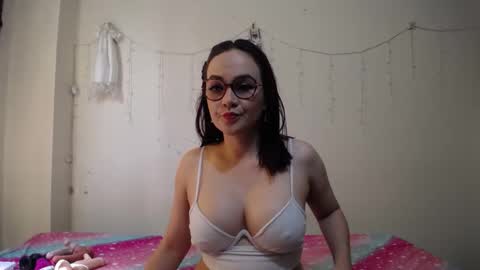 nicolle_sky online show from November 27, 5:42 pm