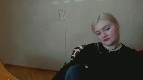 nika_drake online show from January 28, 7:10 am