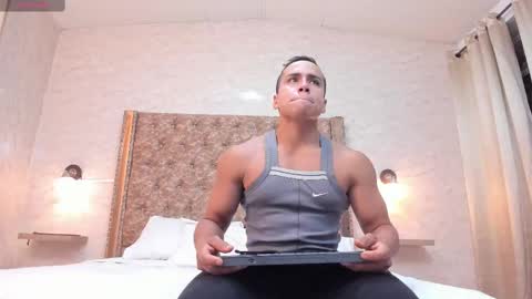 niklause_froid online show from December 23, 12:21 pm