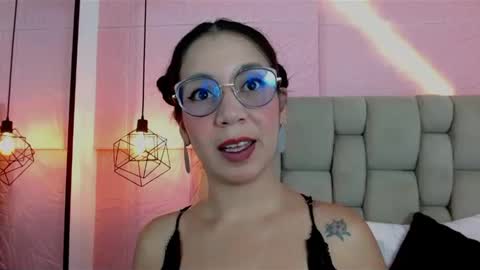 nicolletorres online show from December 14, 5:01 pm