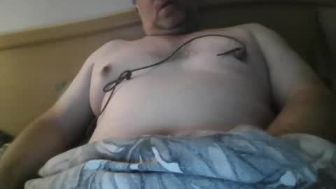 nipplepainslut000 online show from December 24, 10:26 am