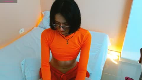 noahscott_0 online show from January 11, 5:33 am