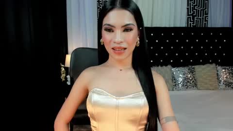 olivia_hotcummer online show from December 22, 3:27 pm