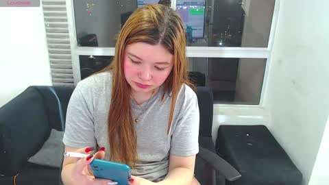 olivia_martine online show from December 15, 5:14 am