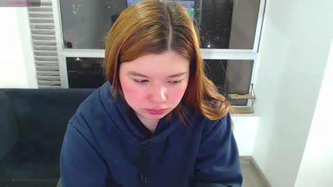 olivia_martine online show from December 2, 5:20 am