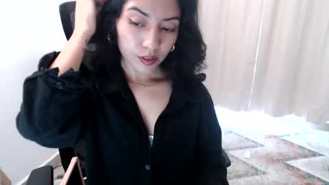 oliviaaa__ online show from November 25, 7:33 pm