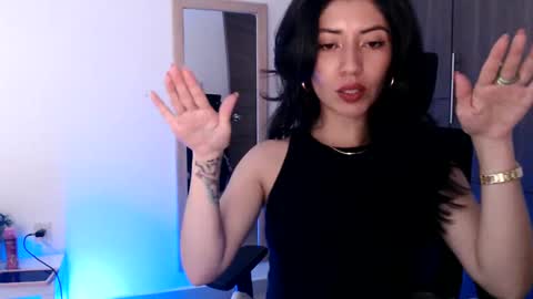 oliviaaa__ online show from January 11, 3:25 pm