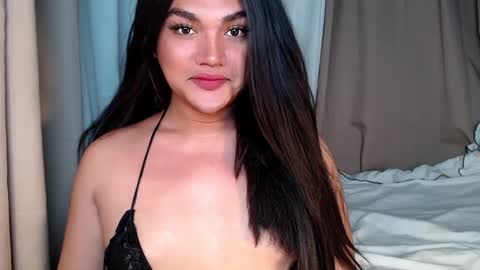 oliviahot22 online show from December 16, 10:41 pm