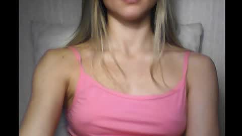 olivialovesex828 online show from November 19, 10:37 am