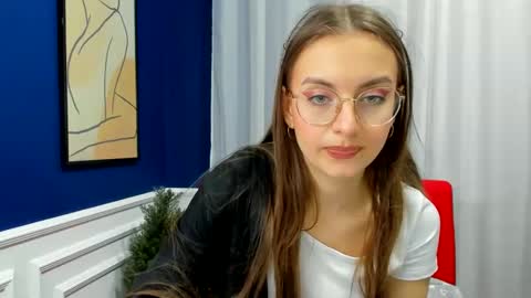 oliviaskyyy online show from January 23, 2:01 pm