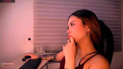 orianaadams online show from December 4, 9:28 pm