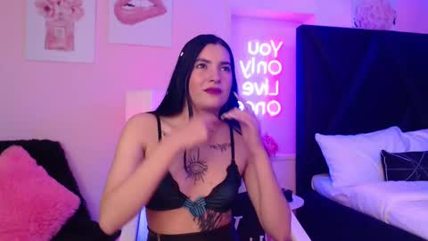 Paige online show from January 3, 3:12 am