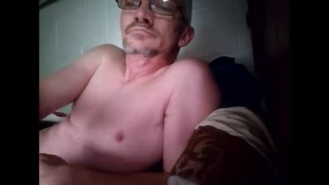 papasmurf4u81 online show from January 19, 7:23 pm