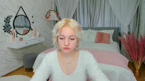 Beautiful Molly online show from November 17, 5:39 am