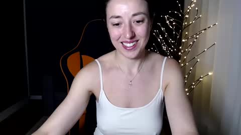 piscesgirl06 online show from December 27, 5:42 am