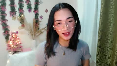 pixie_babe online show from December 13, 2:43 pm