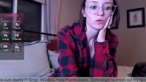 Plantbabeee online show from December 3, 4:26 am