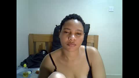 prettiequeen online show from November 25, 12:06 am