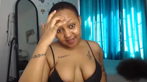 pretty_annah online show from November 20, 11:36 am