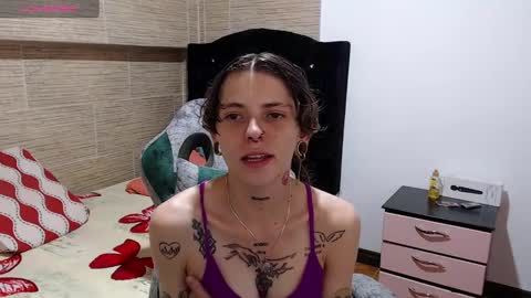 pretty_cristal22 online show from December 7, 11:27 pm