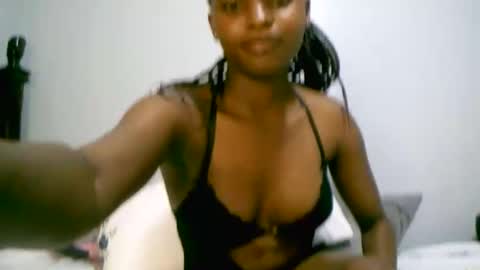 pretty_maja online show from November 14, 6:00 am