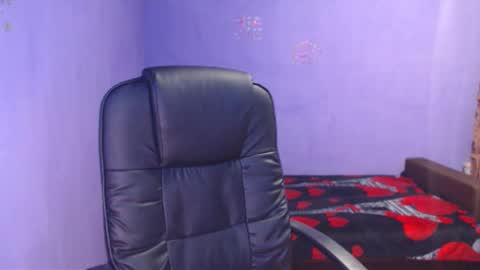 prettyjulliette online show from November 13, 12:37 pm