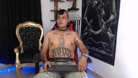 punkboy_1213 online show from December 18, 1:55 am