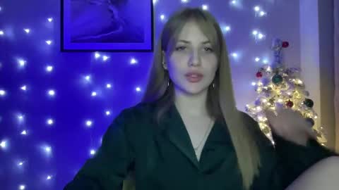 Alicia online show from January 7, 10:10 pm