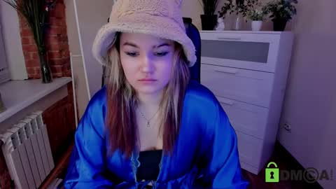 qilika_qw online show from February 2, 3:39 pm