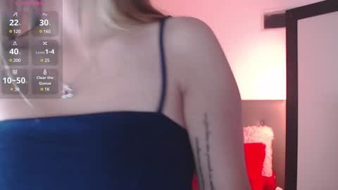 rebeccawhite_x online show from January 19, 4:26 am