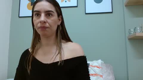 regina_millss online show from December 16, 1:39 pm