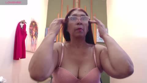 renata_milf_ online show from December 10, 11:51 am