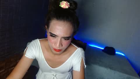 rhianesassy online show from December 14, 1:36 am