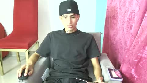 ronald_skinnysex1 online show from January 4, 7:07 am