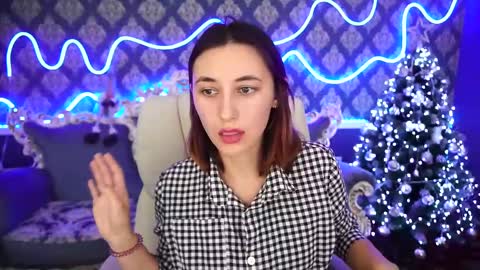 roxy_rayy online show from December 10, 2:53 pm