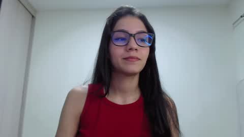 roxy_smithh online show from January 3, 3:34 am