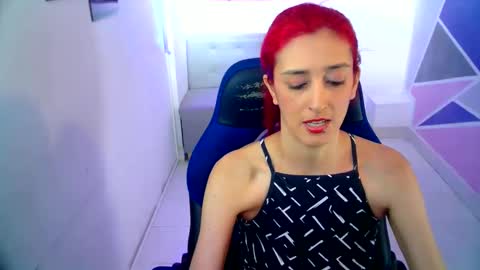 ruby_your_milf online show from December 18, 8:32 pm